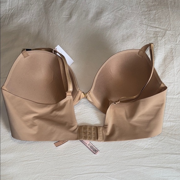 VS Nude Seamless Molded Cup Bra with Adjustable Straps - Picture 5 of 5